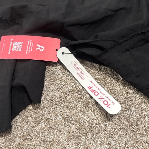 ROMWE Black Asymmetrical Lace Skirt - Picture 2 of 5